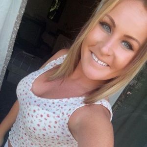 Meet your Posher, Cynthia